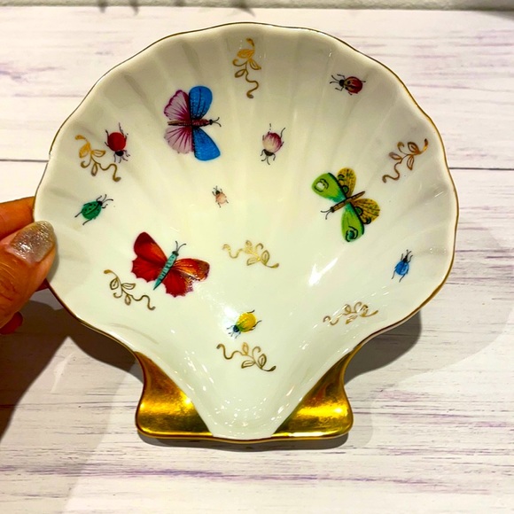 Vintage Porcelain Trinket Shell Dish - Picture 2 of 10